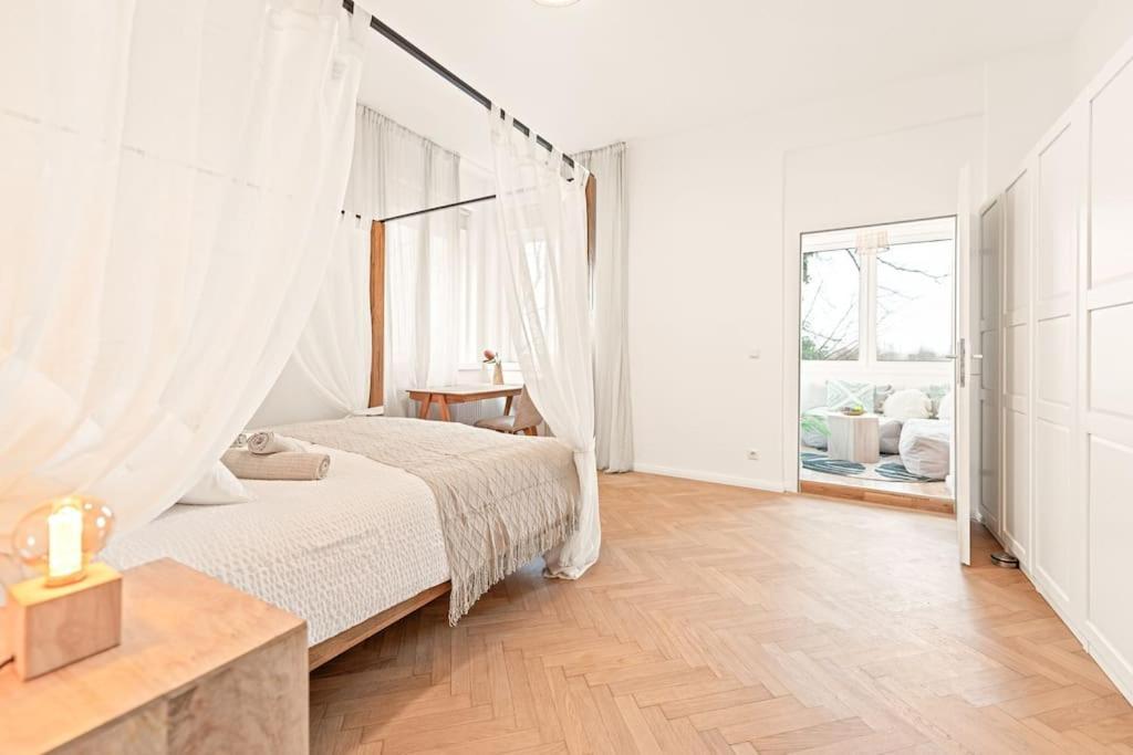 Cozy Apartment In Quiet Location, Fast Train Station 100M Away, Contactless Check-In Vienna Esterno foto