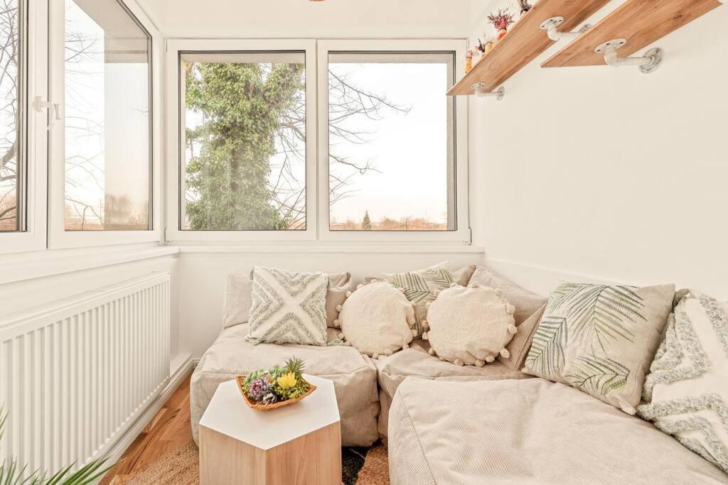 Cozy Apartment In Quiet Location, Fast Train Station 100M Away, Contactless Check-In Vienna Esterno foto